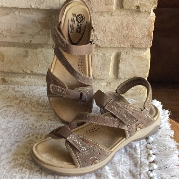 earth spirit sandals size 8